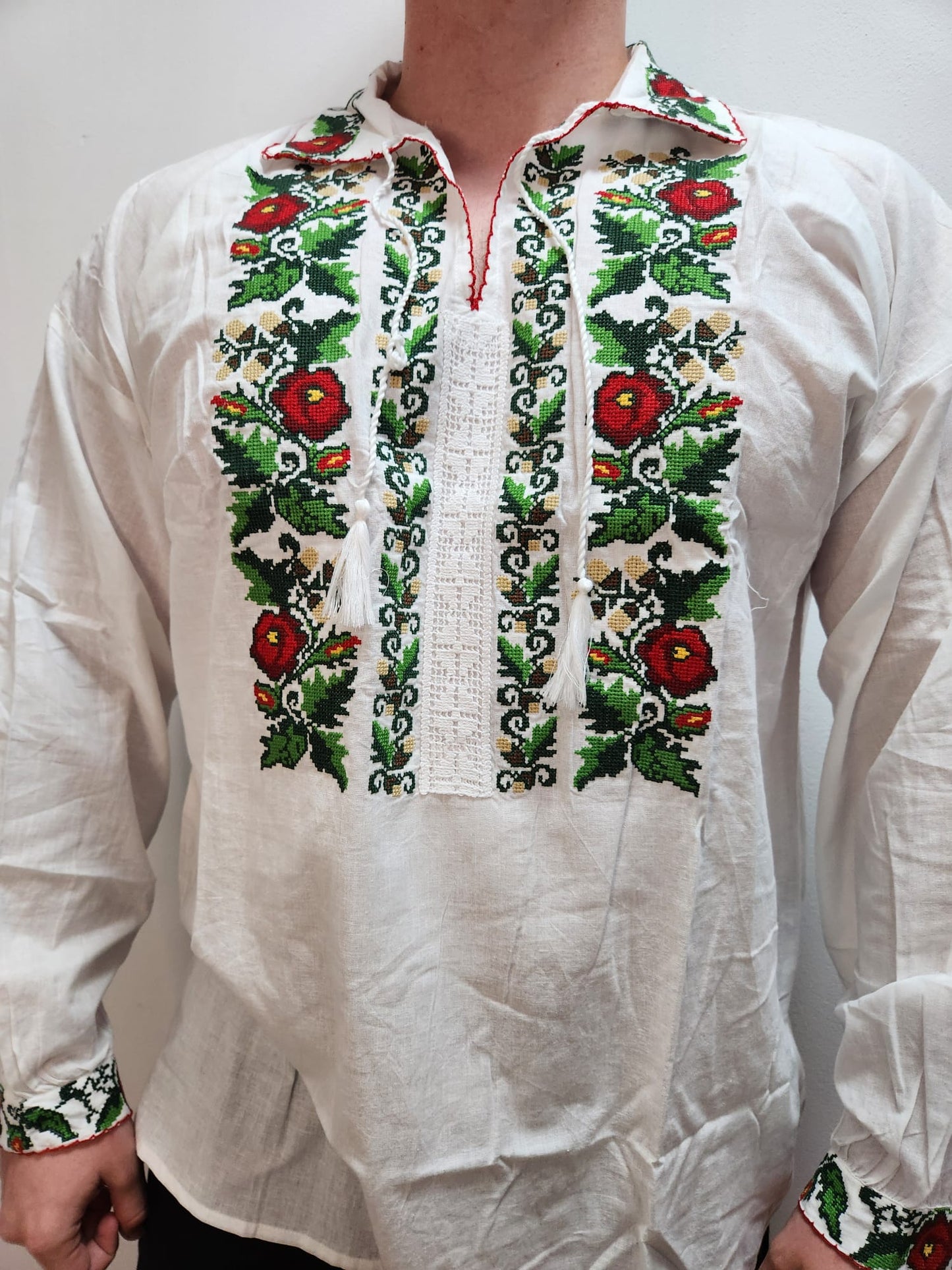 Ie Traditionala Brodata Ervin 43