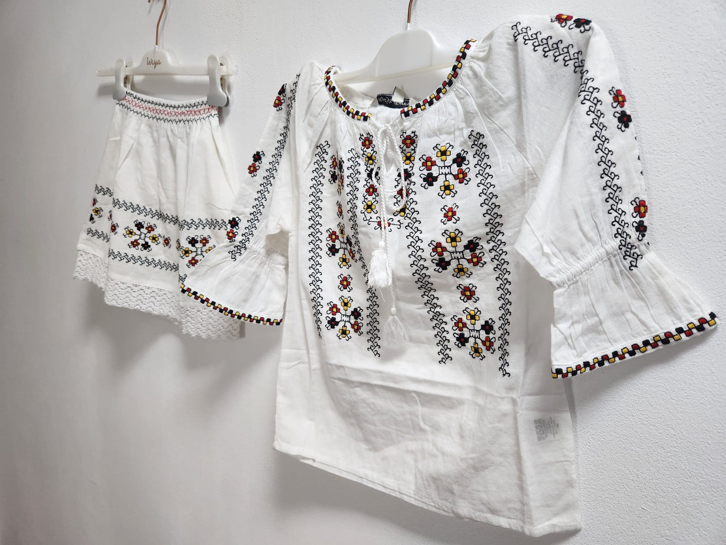 Set bluza si fusta Traditionala Brodata de Copii Raluca 1