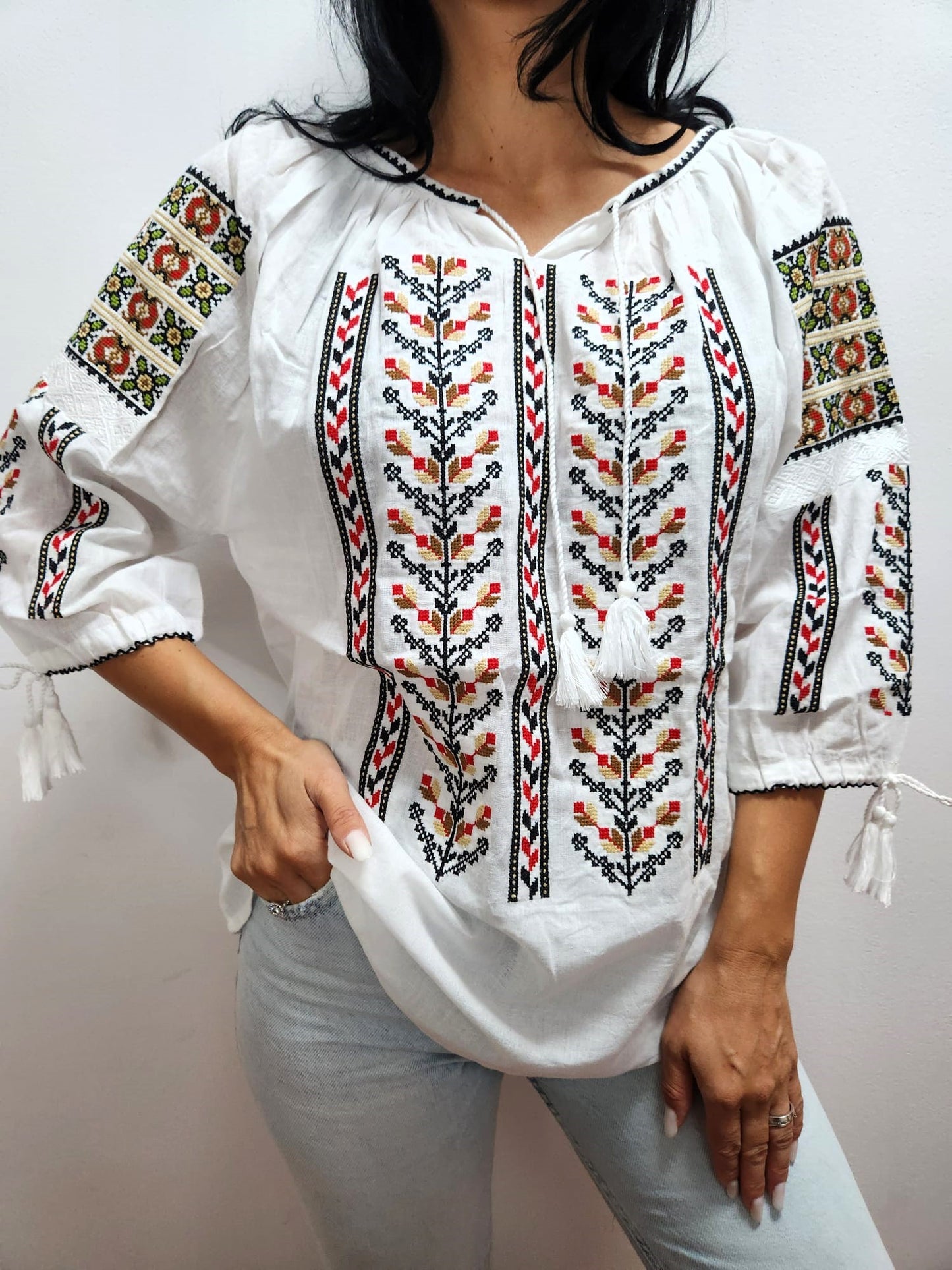 Ie brodată Raluca 123