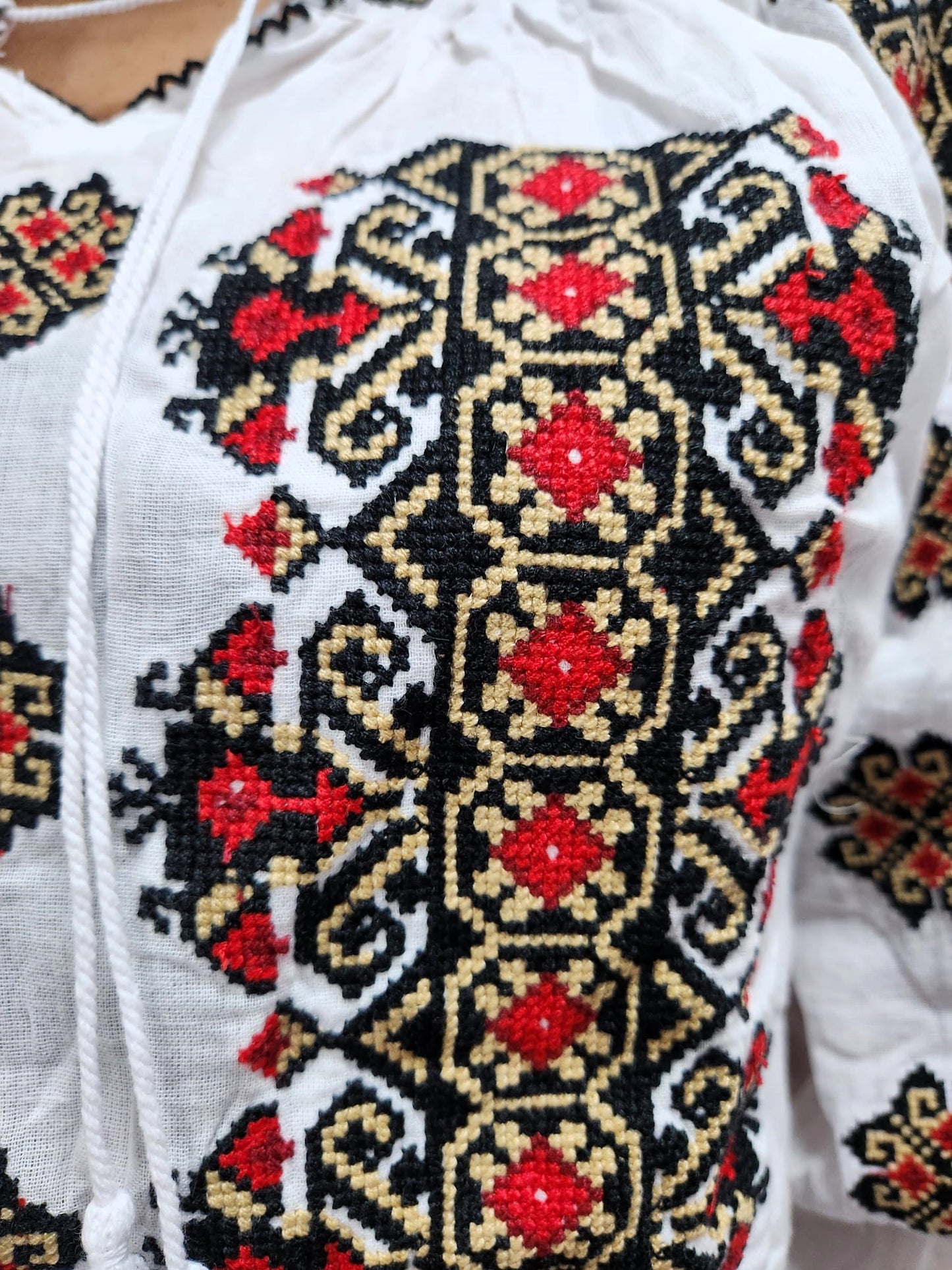 Ie Brodata Eleonora 14