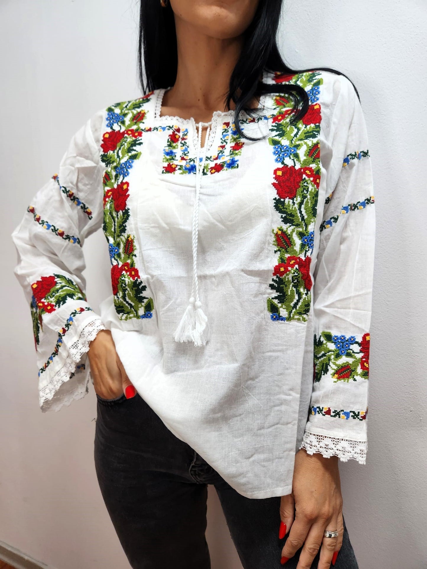 Ie brodată Vika 48