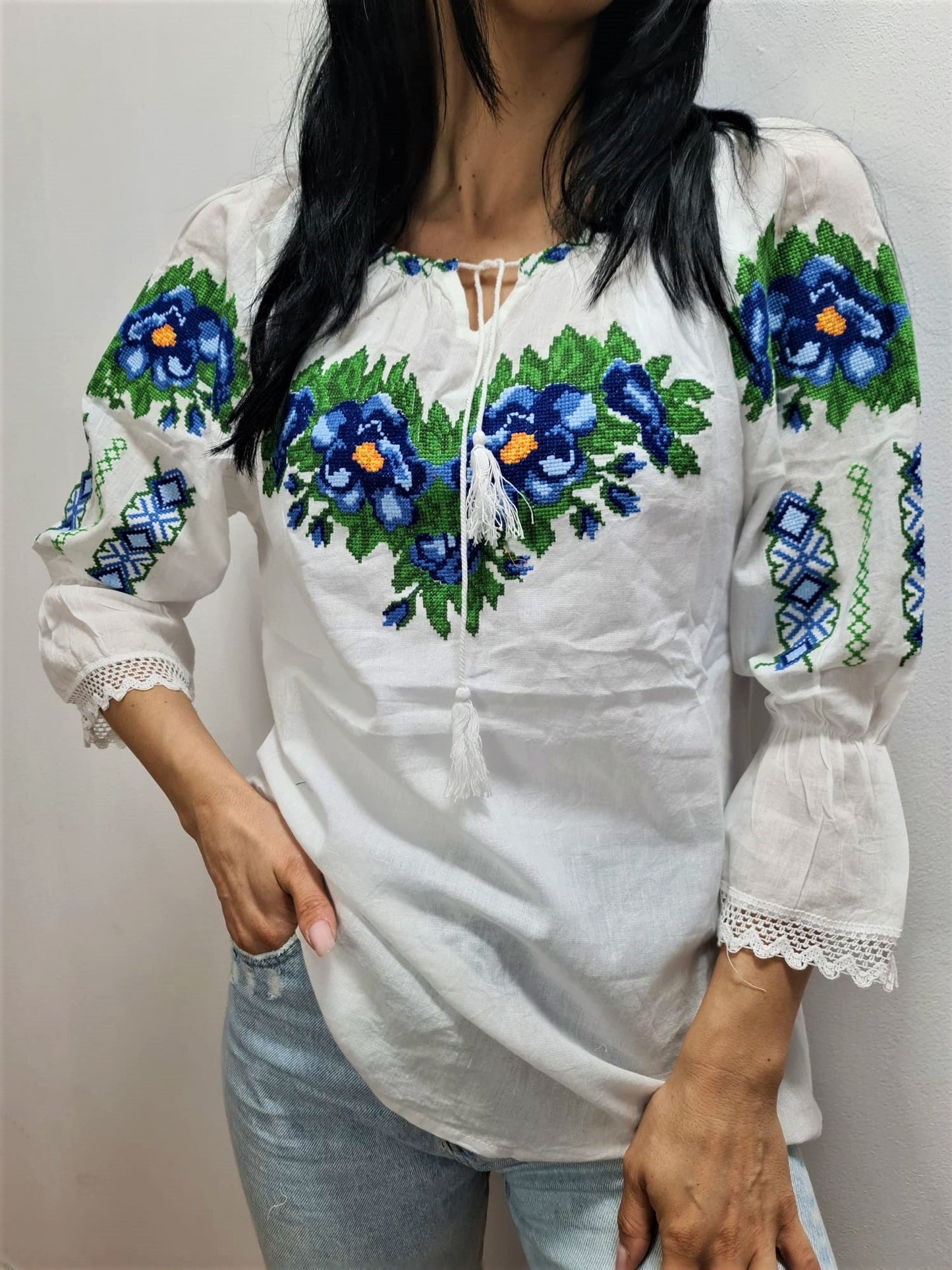 Ie brodată Cristina 4 - LUX