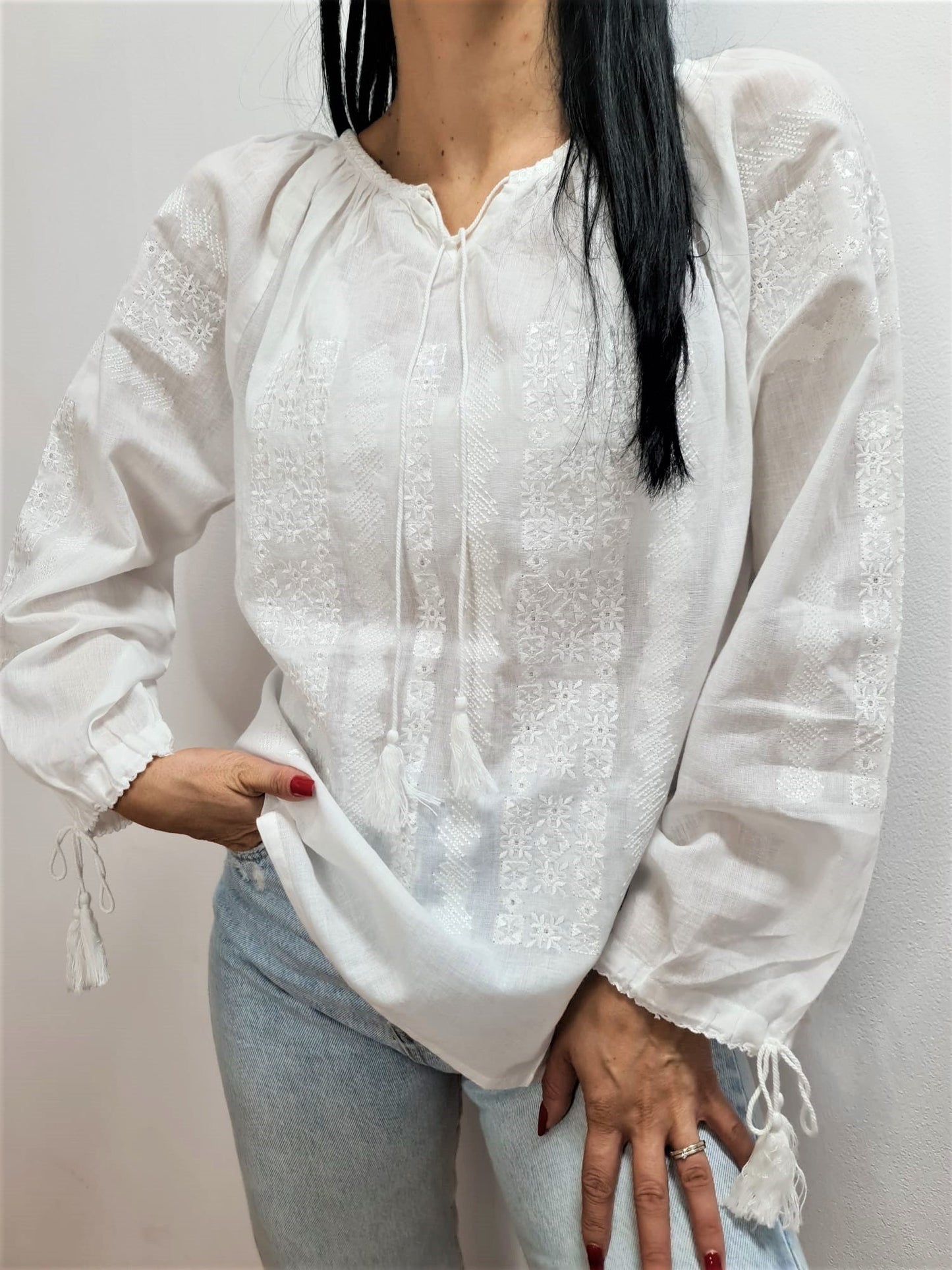 Ie brodată ERICA Alb\negru\crem - LUX