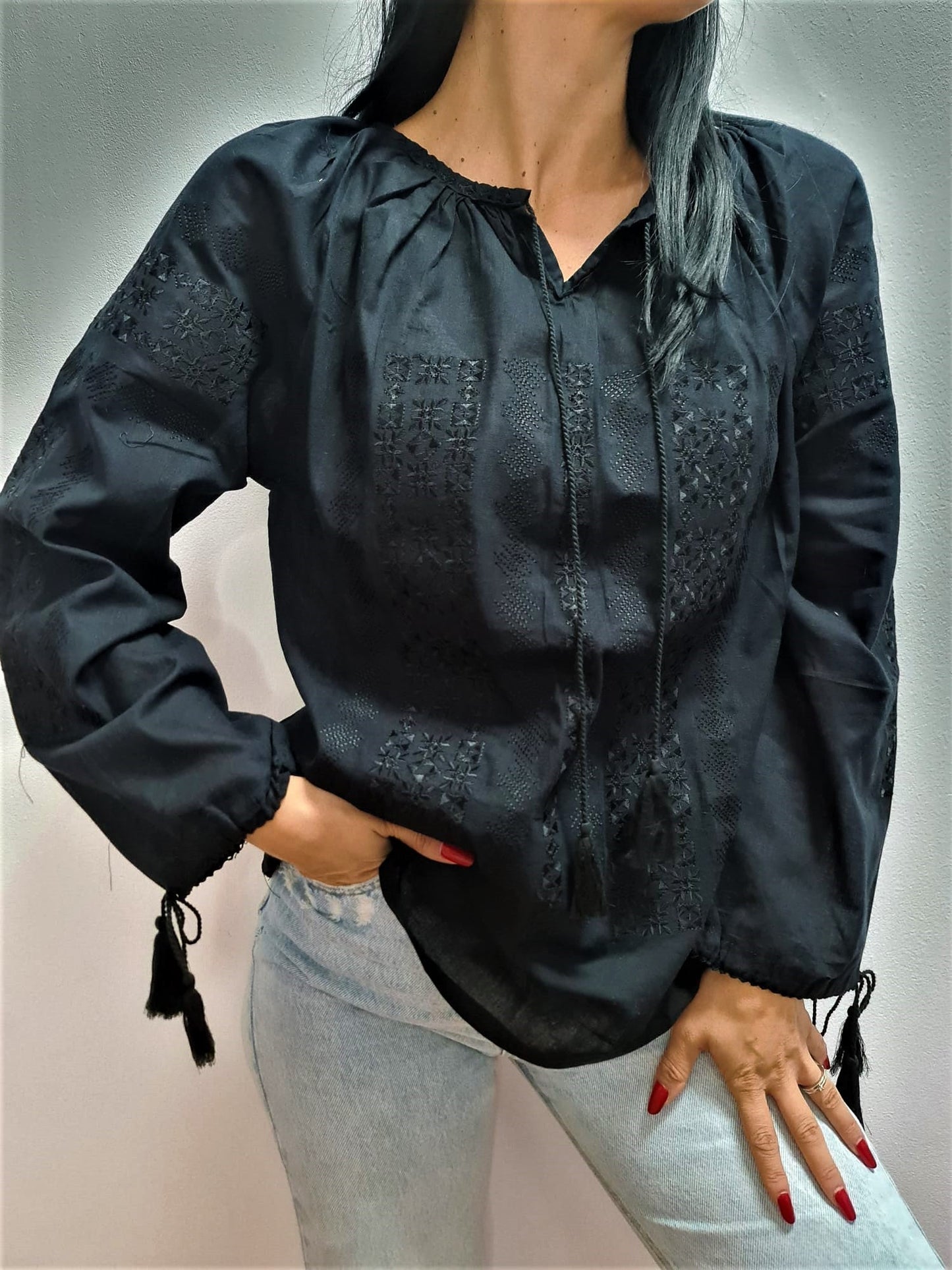 Ie brodată ERICA Alb\negru\crem - LUX