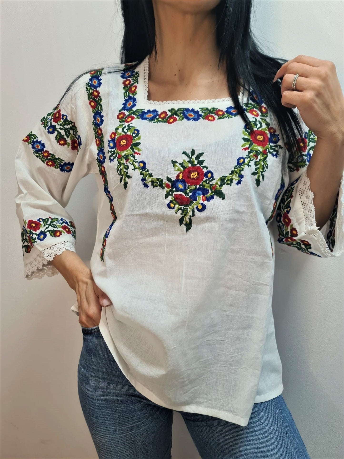 Ie brodată Evi 13 - LUX