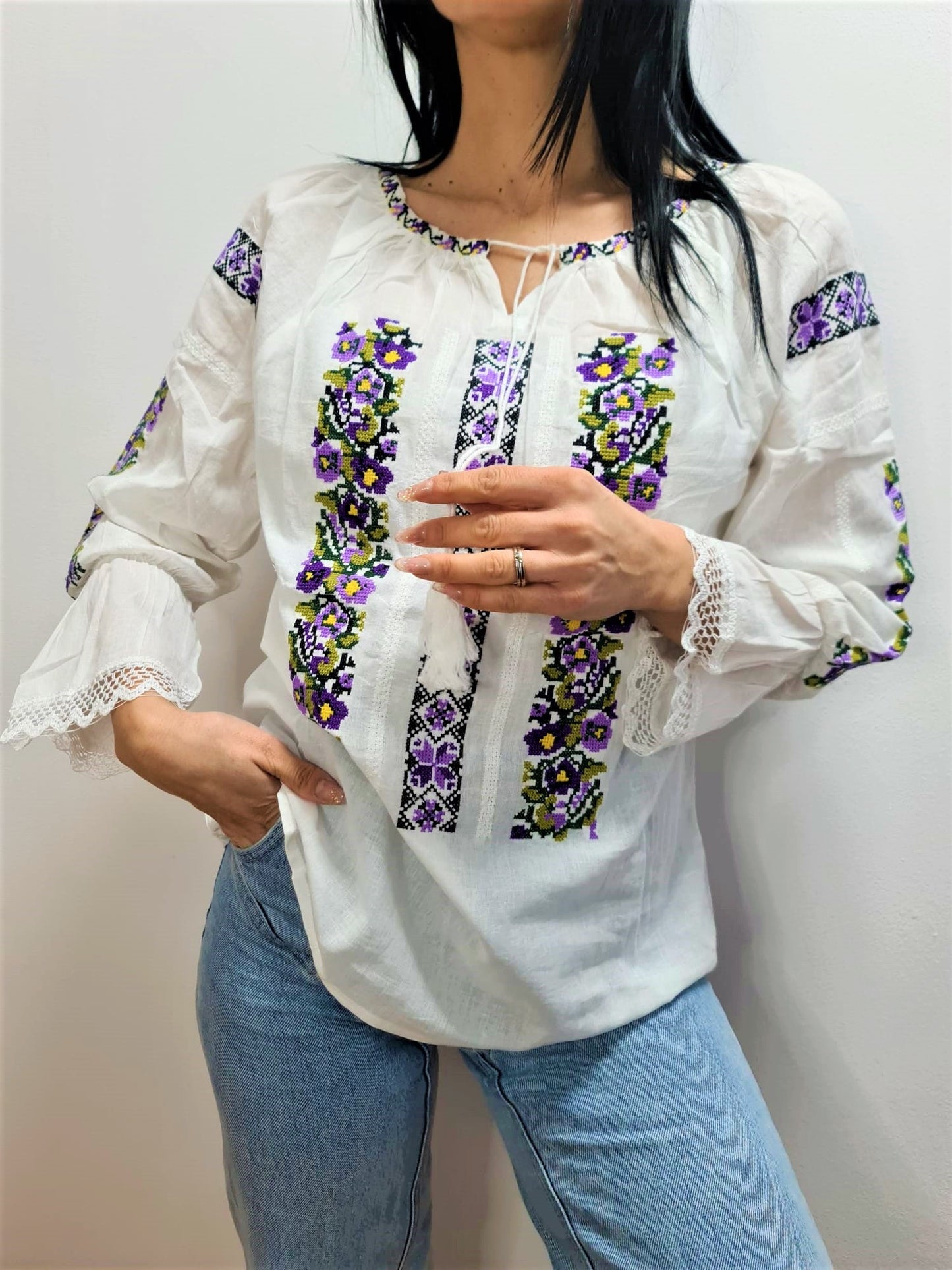 Ie brodată Mia 03 - LUX