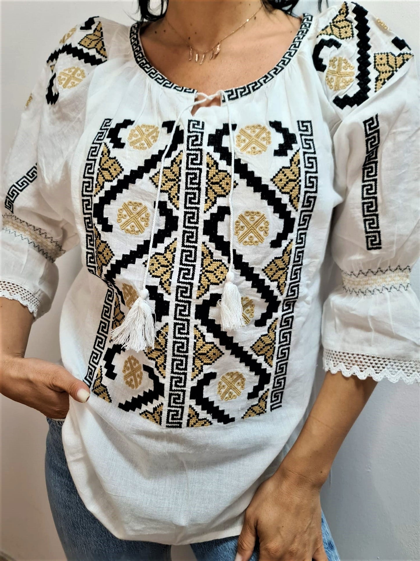 Ie brodată Rebeca 18 - LUX