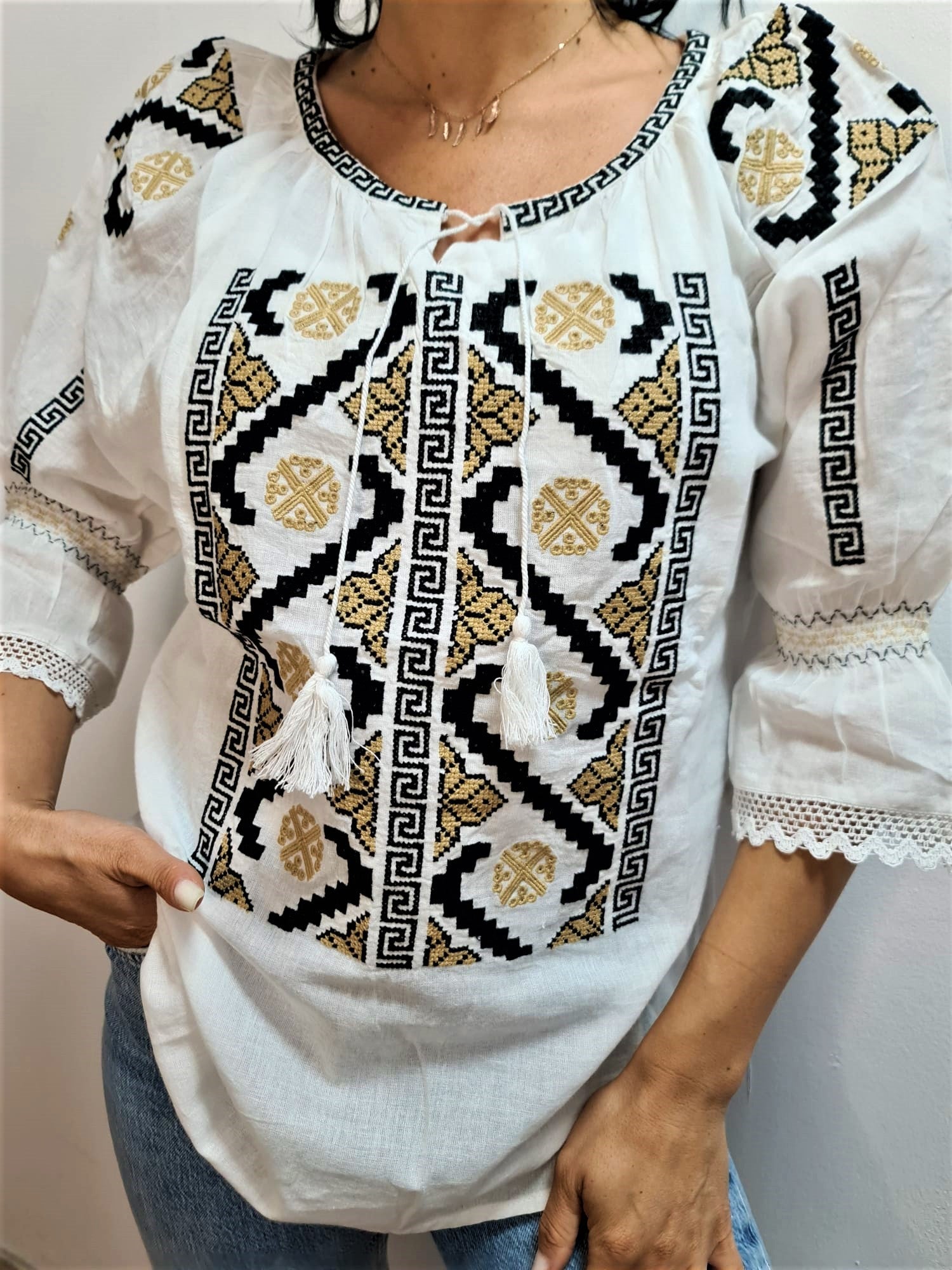 Ie brodată Rebeca 18 - LUX