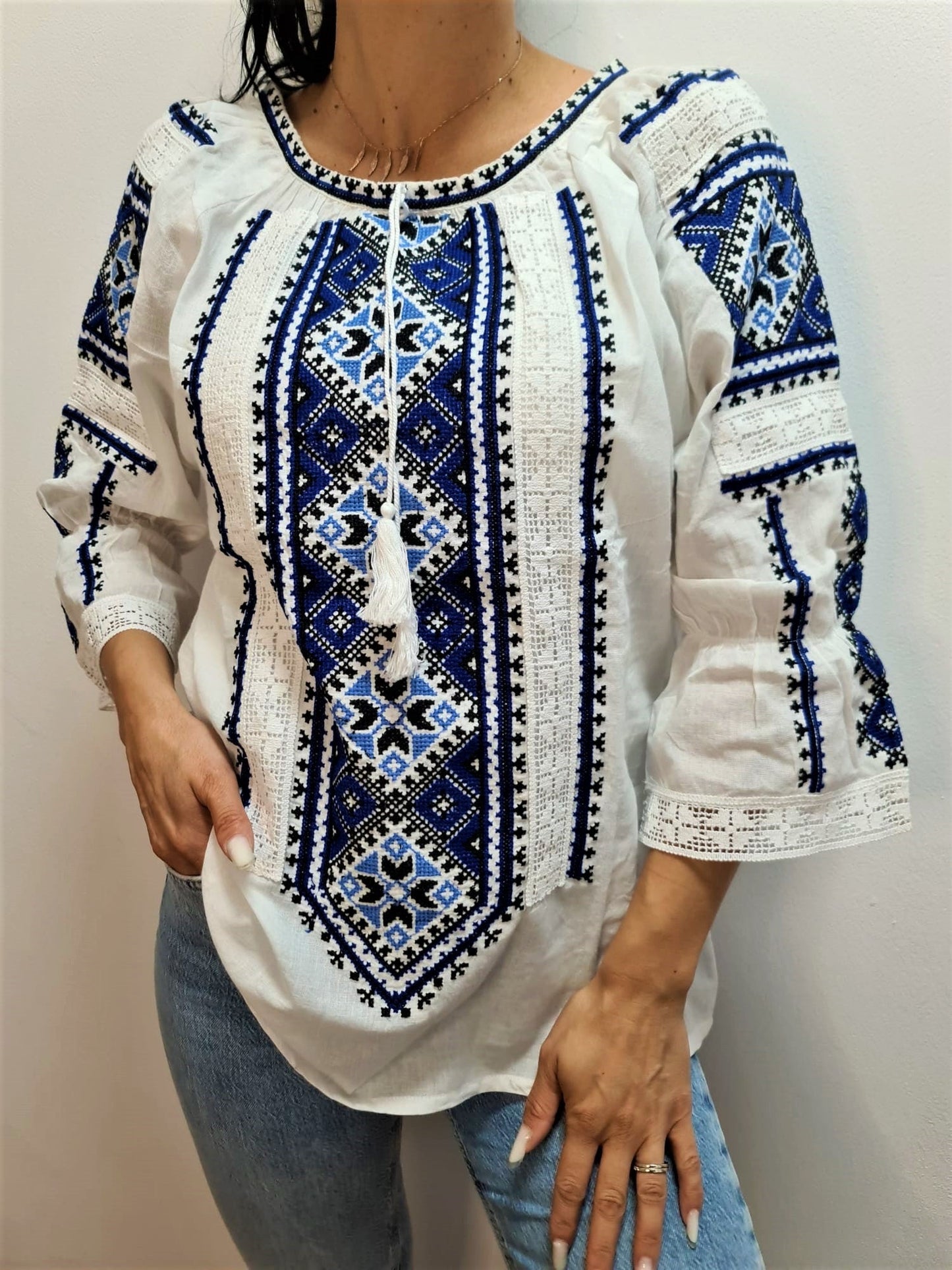 Ie brodată Rebeca 4 - LUX