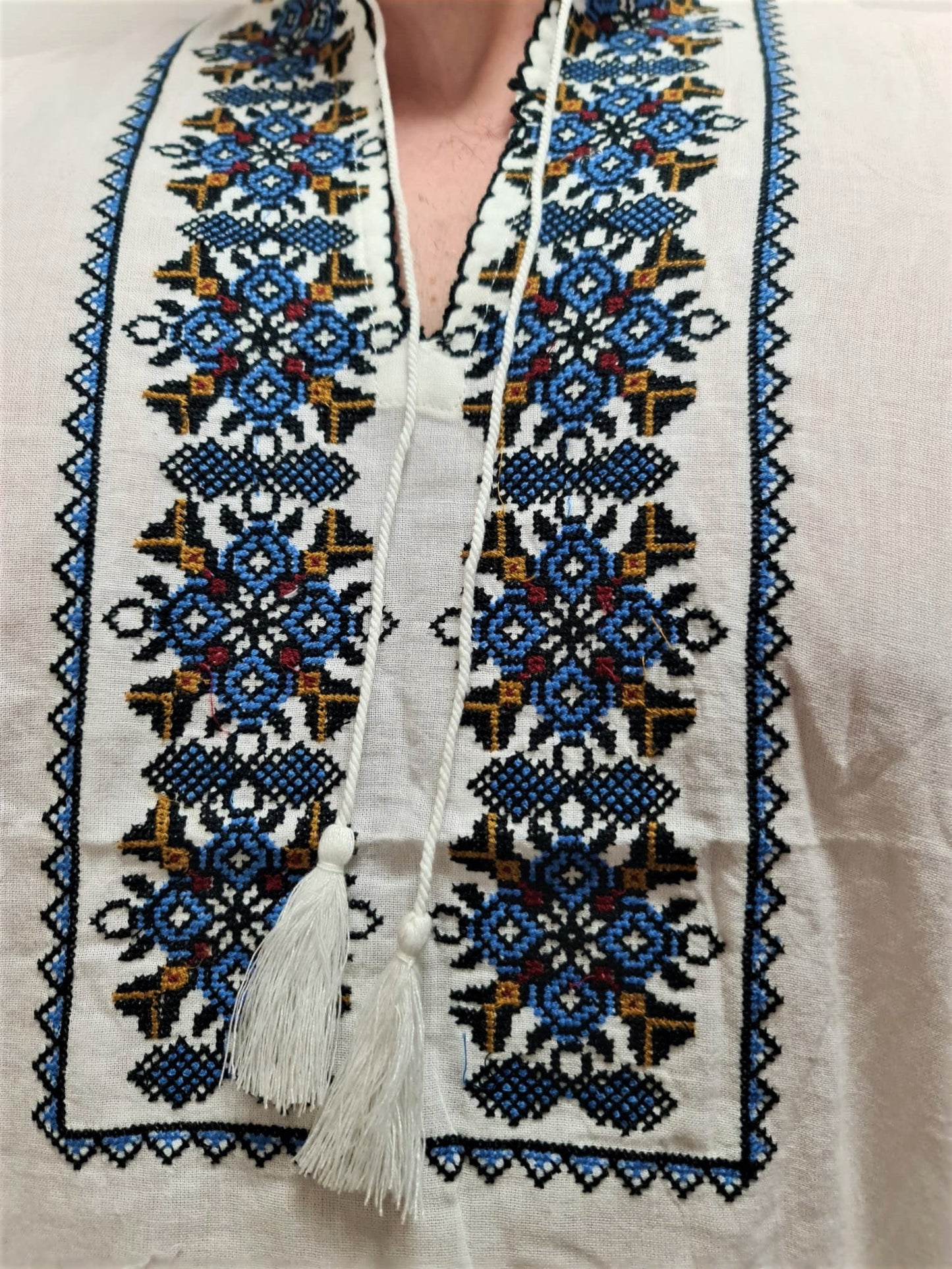 Ie Traditionala Brodata Rares 14 - LUX