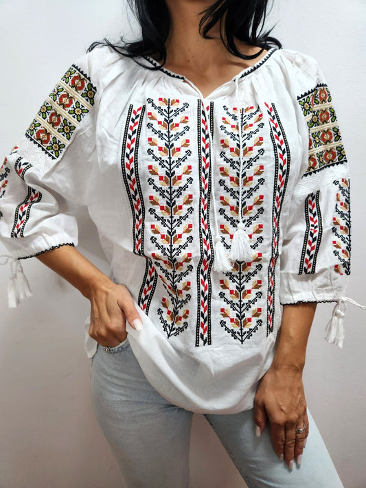 Ie brodată Raluca 123