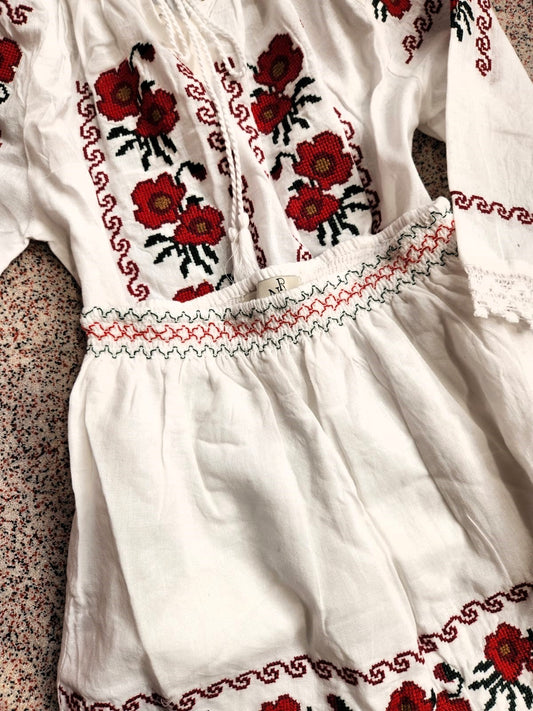 Set bluza si fusta Traditionala Brodata de Copii Vika 1