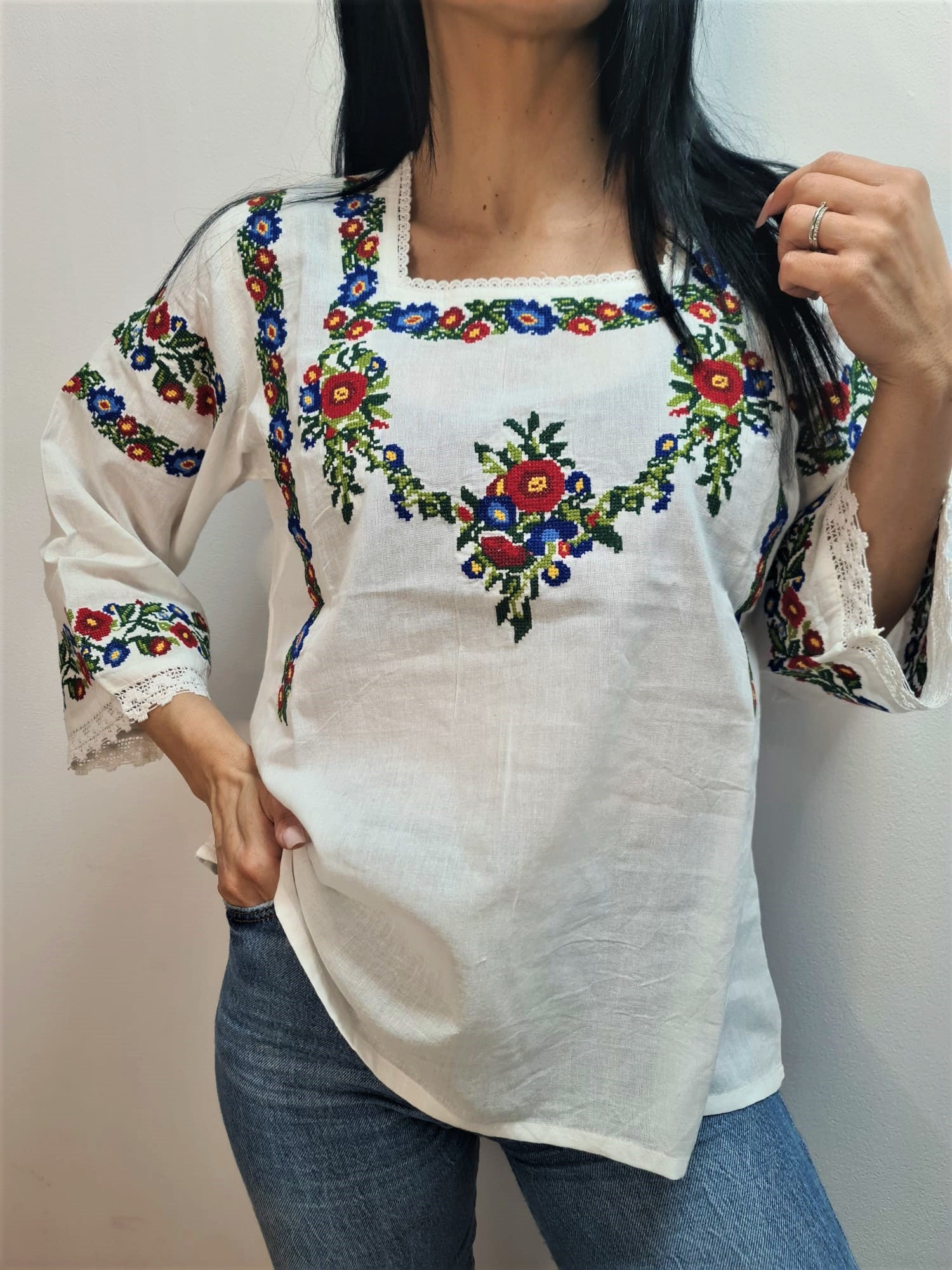 Ie brodată Evi 13 - LUX